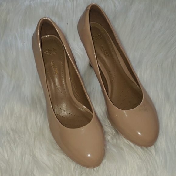 Clarks Nude Heels - Picture 9 of 9